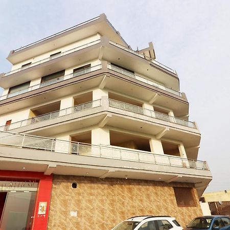 Oyo30286道路酒店 索尼帕特 外观 照片