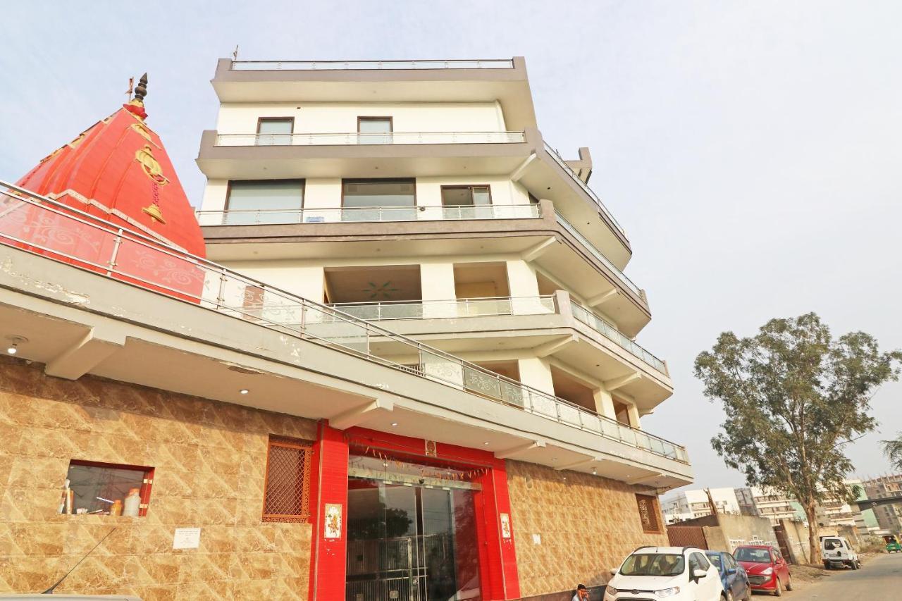 Oyo30286道路酒店 索尼帕特 外观 照片